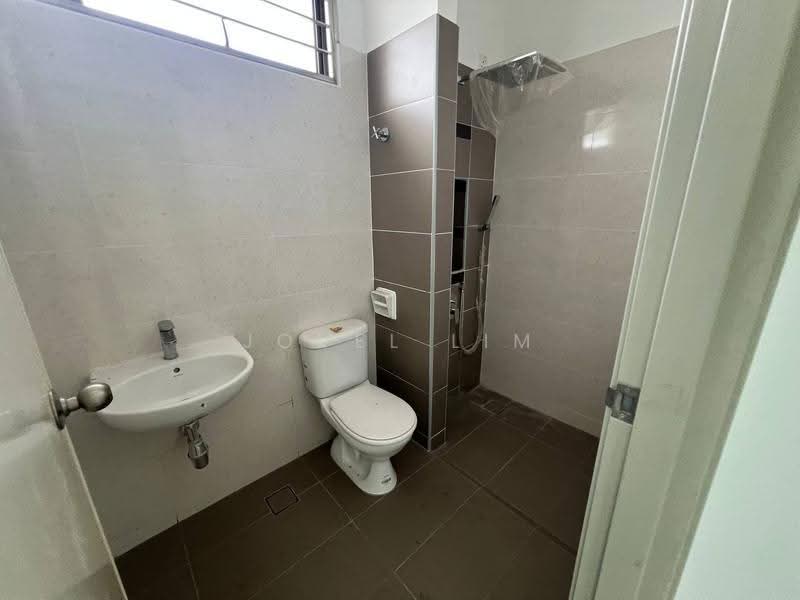 Cluster House for Sale in Taman Daiman Jaya (Kota Tinggi) - Jovel Lim - Bathroom - PropertyGuru.com.my