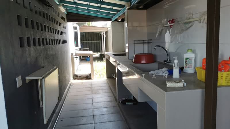 Rumah Banglo untuk Dijual di Seksyen 3 (Petaling Jaya) - Raymond Tan - Kitchen - PropertyGuru.com.my