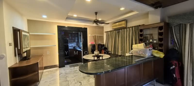 Bungalow House untuk Dijual di Saujana Akasia (Sungai Buloh) - Raymond Tan - Living Room - PropertyGuru.com.my