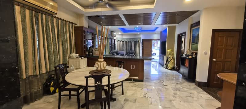 Bungalow House untuk Dijual di Saujana Akasia (Sungai Buloh) - Raymond Tan - Living Room - PropertyGuru.com.my