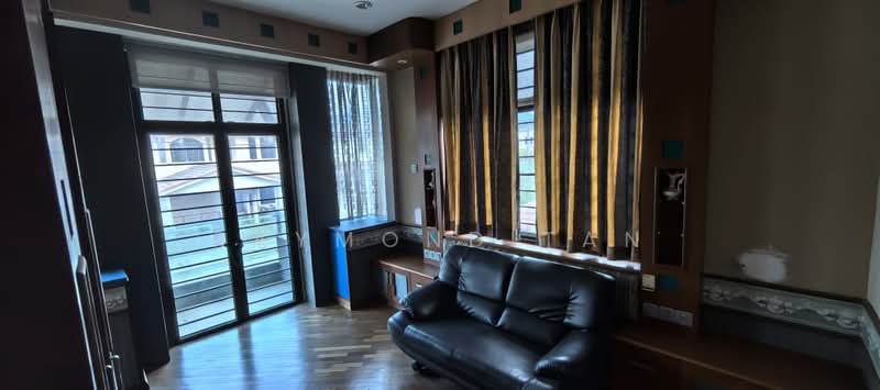 Bungalow House untuk Dijual di Saujana Akasia (Sungai Buloh) - Raymond Tan - Living Room - PropertyGuru.com.my