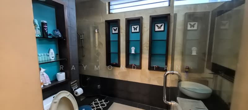 Bungalow House untuk Dijual di Saujana Akasia (Sungai Buloh) - Raymond Tan - Bathroom - PropertyGuru.com.my