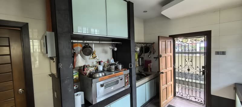 Bungalow House untuk Dijual di Saujana Akasia (Sungai Buloh) - Raymond Tan - Kitchen - PropertyGuru.com.my