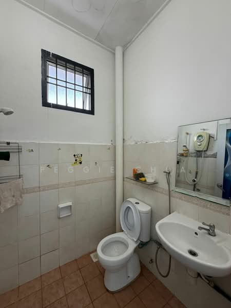 2-storey Terraced House for Sale in Bandar Seri Alam (Masai) - Peggie Chua - Bathroom - PropertyGuru.com.my