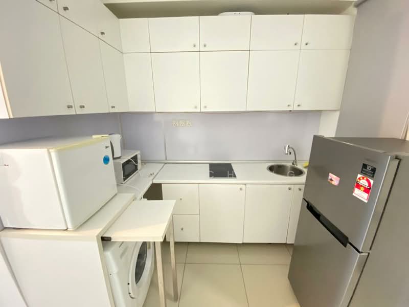 Servis Apartment untuk Disewa di Centrestage Designer Suite - Alvis Chong - Kitchen - PropertyGuru.com.my