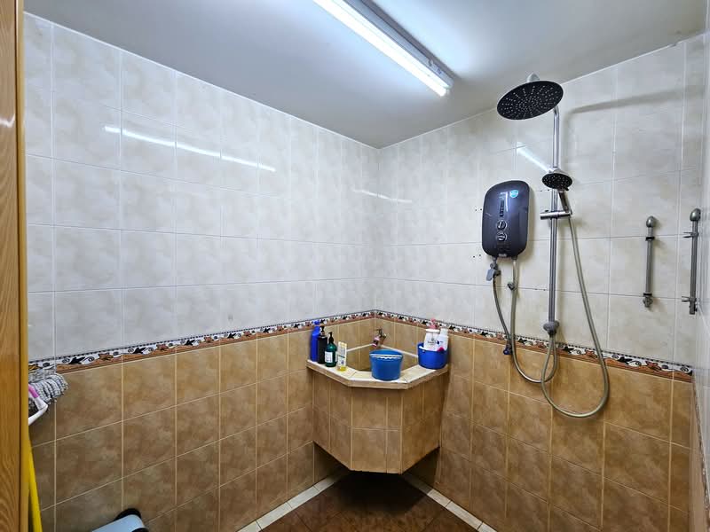 1-storey Terraced House for Sale in Jelutong (Penang) - CT CHAI - Bathroom - PropertyGuru.com.my