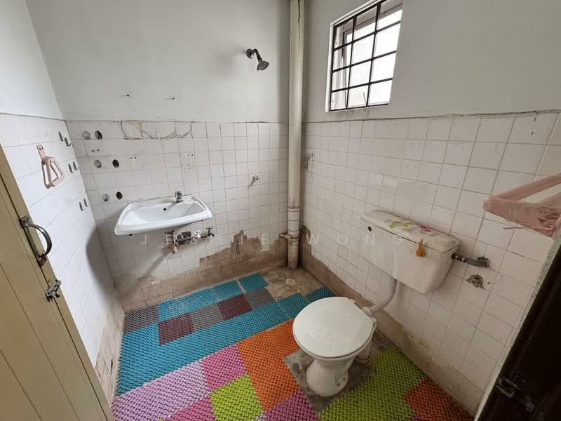 Rumah Teres 2 Tingkat untuk Dijual di Bandar Country Homes (Rawang) - Jessie Wong - Bathroom - PropertyGuru.com.my