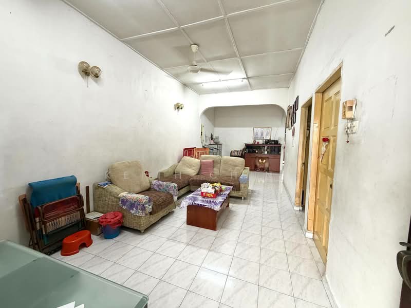 2-storey Terraced House for Sale in Taman Sri Skudai (Skudai) - Keith Ching - Living Room - PropertyGuru.com.my