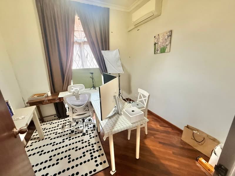 Bungalow for Sale in Shah Alam (Selangor) - Ashraff Daniel - Study - PropertyGuru.com.my