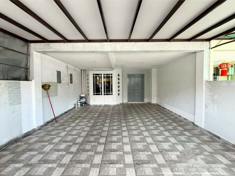 Rumah Teres 2 Tingkat untuk Disewa di Setia Indah (Setia Alam) - Zackinn Hoi - Car Park - PropertyGuru.com.my