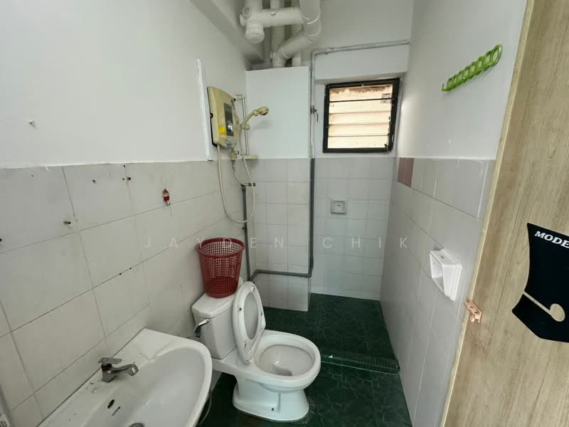 Apartment for Sale at Jade Tower (Menara Jade) - Jayden Chik - Bathroom - PropertyGuru.com.my