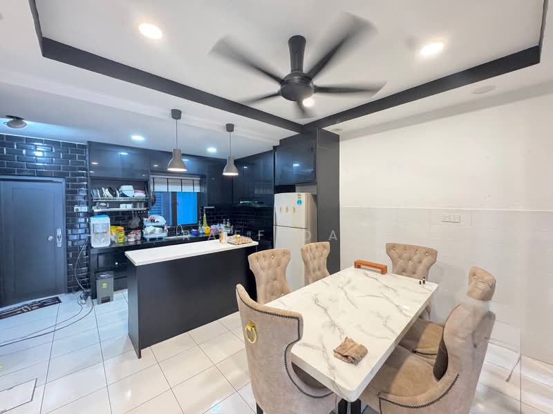Rumah Teres 2 Tingkat untuk Dijual di Setia Alam (Selangor) - Ashraff Daniel - Kitchen - PropertyGuru.com.my