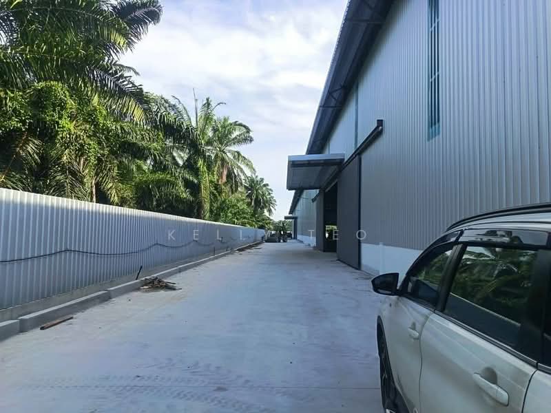 Kilang untuk Disewa di Kampung Teluk Mengkuang (Telok Panglima Garang) - Kelly Teo - Exterior - PropertyGuru.com.my