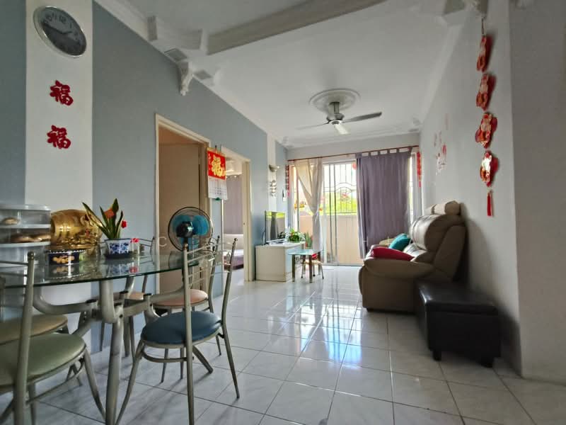 Pangsapuri untuk Dijual di Pangsapuri Putra Impian - Kc Chia Chia - Living Room - PropertyGuru.com.my