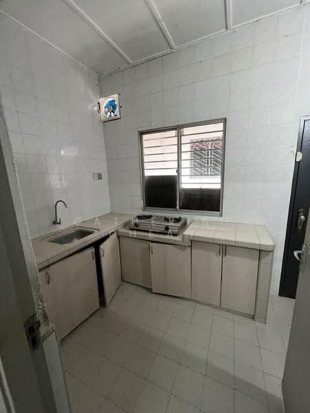 2-storey Terraced House for Sale in Taman Taming Jaya (Balakong) - Catherine Cheah - Kitchen - PropertyGuru.com.my