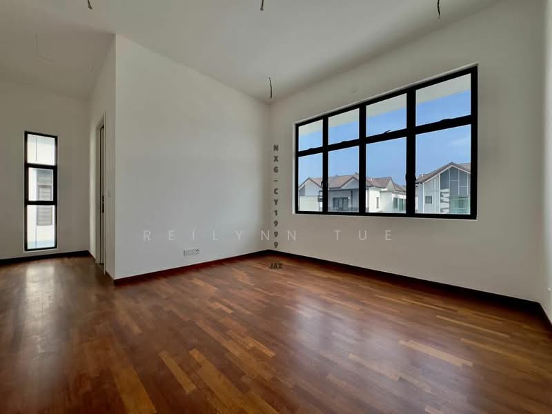 Rumah Berkembar untuk Dijual di Setia Utama (Setia Alam) - Reilynn Tue - Living Room - PropertyGuru.com.my