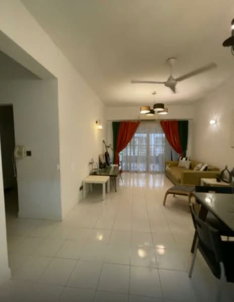 Kondominium untuk Disewa di Seri Maya Condominium - Kelly Kok - Living Room - PropertyGuru.com.my