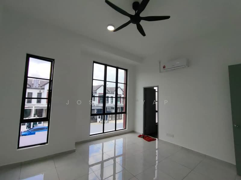 2-storey Terraced House for Rent in Bandar Putra (Kulai) - Joseph Yap - Living Room - PropertyGuru.com.my