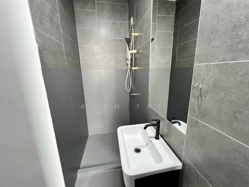 Servis Apartment untuk Disewa di Empire Damansara - Alan Tai - Bathroom - PropertyGuru.com.my
