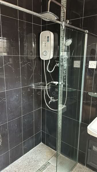 Rumah Banglo untuk Disewa di Nilai Impian (Nilai) - Athena Cho - Bathroom - PropertyGuru.com.my
