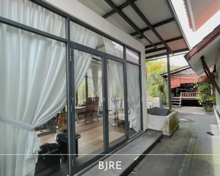 2-storey Terraced House for Sale in Bukit Jelutong (Shah Alam) - Dyana Asri - Exterior - PropertyGuru.com.my