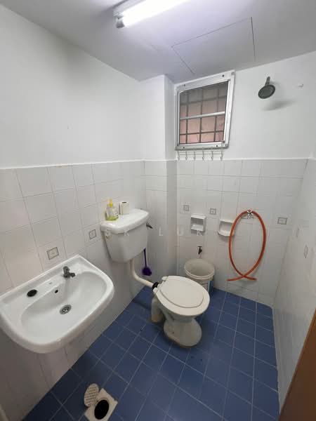 Pangsapuri untuk Dijual di Las Palmas (Rapis) - SK Luk - Bathroom - PropertyGuru.com.my