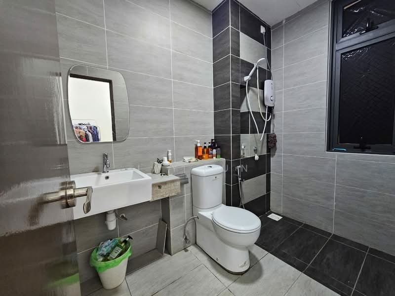 Service Residence for Sale at 8Scape Residence @ Sutera - Jay Pun - Bathroom - PropertyGuru.com.my
