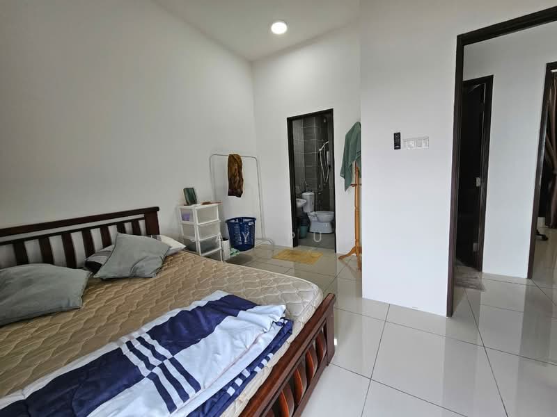 Service Residence for Sale at 8Scape Residence @ Sutera - Jay Pun - Bedroom - PropertyGuru.com.my