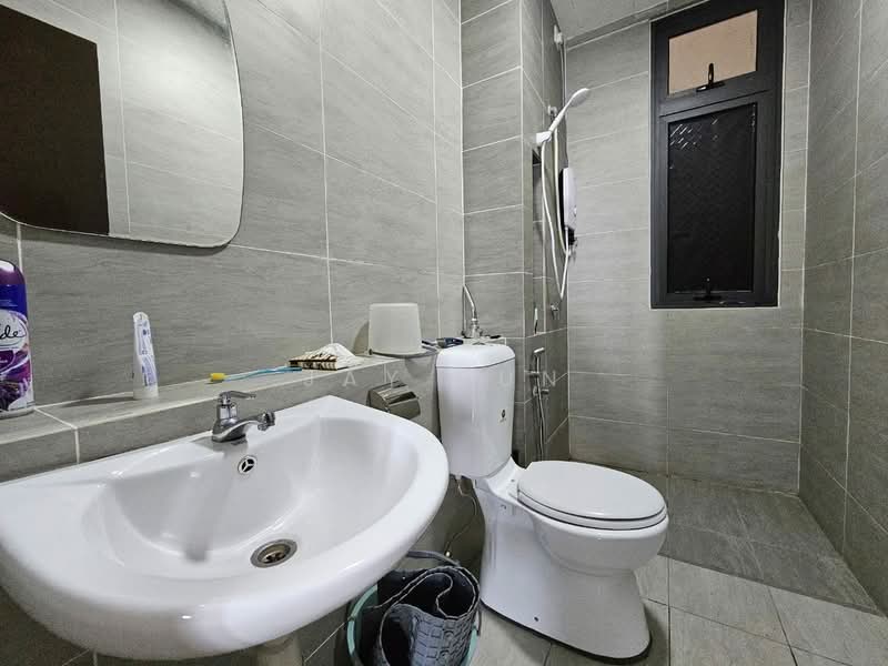 Service Residence for Sale at 8Scape Residence @ Sutera - Jay Pun - Bathroom - PropertyGuru.com.my