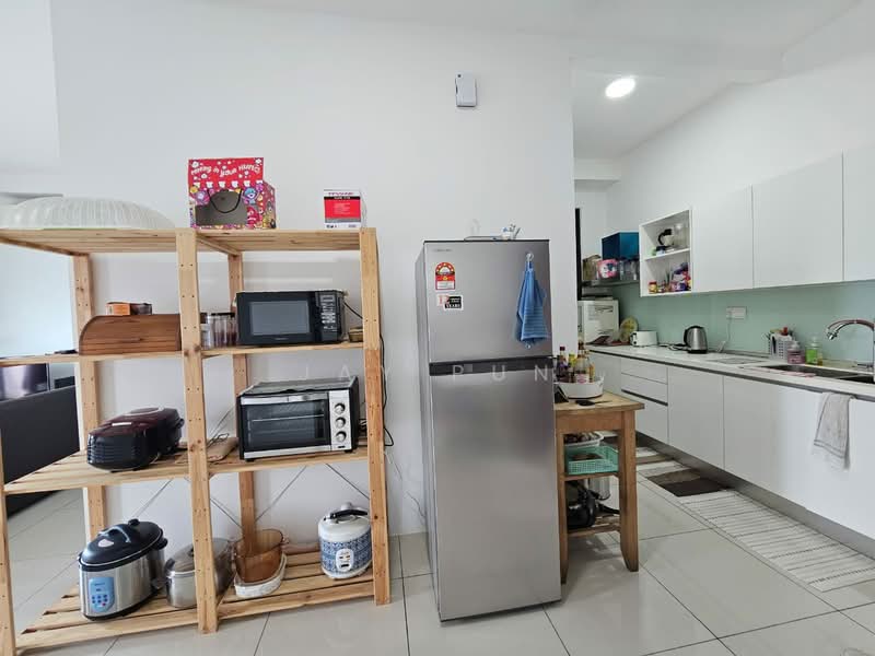 Service Residence for Sale at 8Scape Residence @ Sutera - Jay Pun - Kitchen - PropertyGuru.com.my