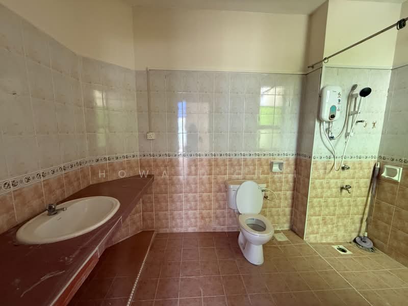 2-storey Terraced House for Rent in Taman Impian Emas (Skudai) - Howard Chai - Bathroom - PropertyGuru.com.my