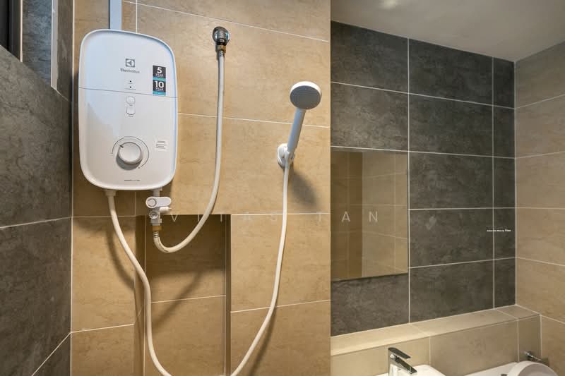 Service Residence for Rent at Setia City Residences - Vitas Tan - Bathroom - PropertyGuru.com.my