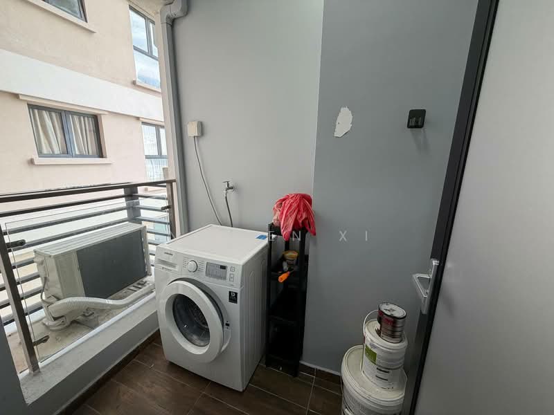Kondominium untuk Dijual di Amberside @ Country Garden Danga Bay - NG ZEN XI - Balcony - PropertyGuru.com.my