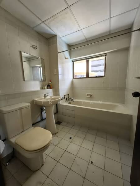 Kondominium untuk Dijual di Villa Puteri - Libby Tan - Bathroom - PropertyGuru.com.my