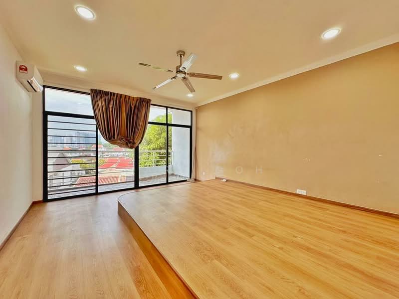 Semi-Detached House for Sale in Gelugor (Penang) - Gary Goh - Living Room - PropertyGuru.com.my