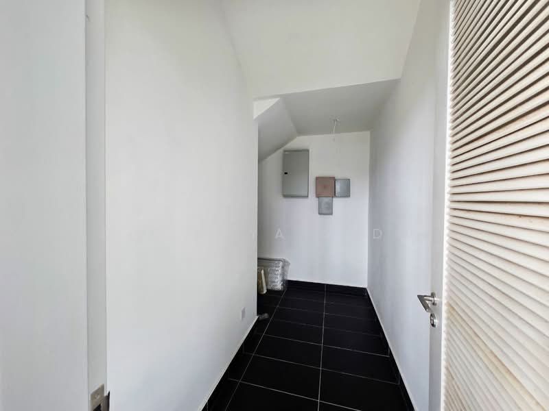 Bungalow for Sale in Ulu Kelang (Kuala Lumpur) - Cik Maya Abdul - Corridor - PropertyGuru.com.my
