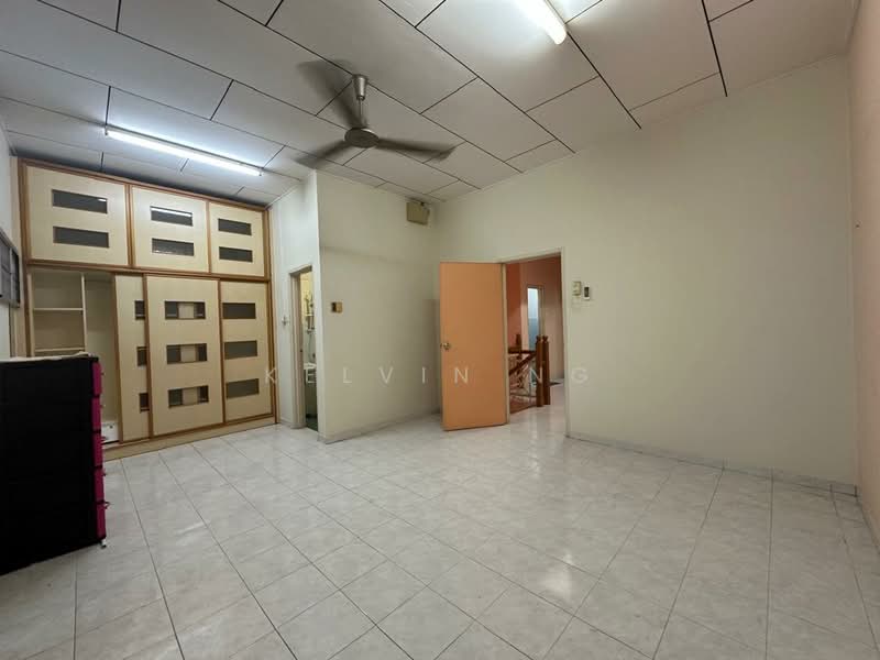 2-storey Terraced House for Sale in Batu Berendam (Melaka) - Kelvin Ng - Master Room - PropertyGuru.com.my