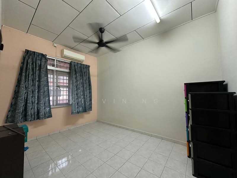 2-storey Terraced House for Sale in Batu Berendam (Melaka) - Kelvin Ng - Bedroom - PropertyGuru.com.my