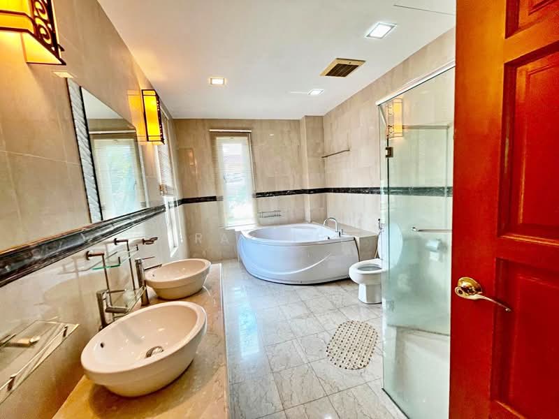 Rumah Banglo untuk Disewa di Petaling Jaya (Selangor) - Ray Lee - Bathroom - PropertyGuru.com.my
