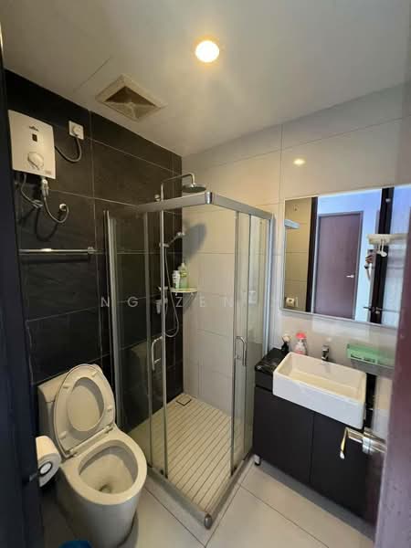 Condominium for Sale at Royal Strand @ Country Garden Danga Bay - NG ZEN XI - Bathroom - PropertyGuru.com.my