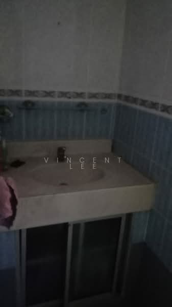 Rumah Teres 2 Tingkat untuk Disewa di Taman Mega Jaya (Ampang) - Vincent Lee - Bathroom - PropertyGuru.com.my