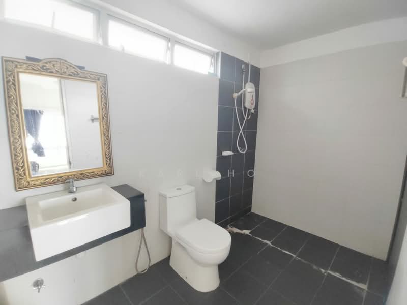 Apartment for Rent at Idaman Residence - Karl Ho - Bathroom - PropertyGuru.com.my