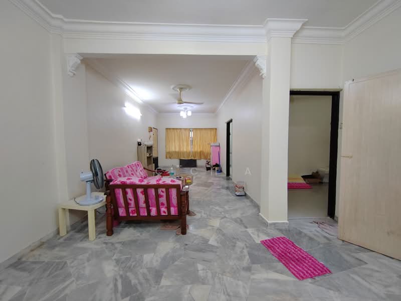 Pangsapuri untuk Dijual di Taman Kinrara Section 2 Apartment - KC Chia - Living Room - PropertyGuru.com.my