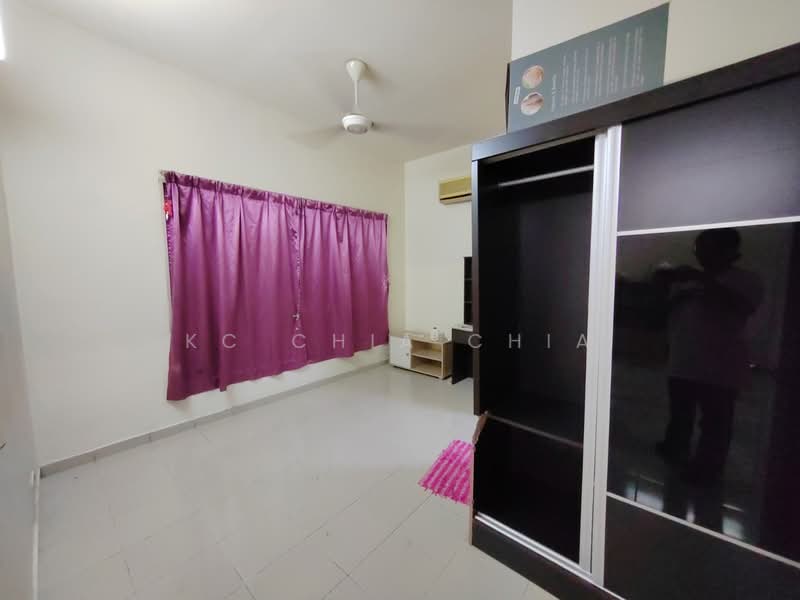 Pangsapuri untuk Dijual di Taman Kinrara Section 2 Apartment - Kc Chia Chia - Bedroom - PropertyGuru.com.my