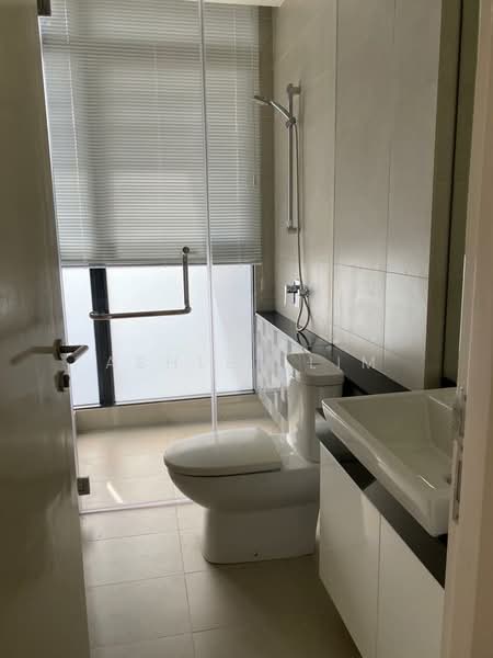 Kondominium untuk Disewa di Setia V Residences - Ashley Lim - Bathroom - PropertyGuru.com.my