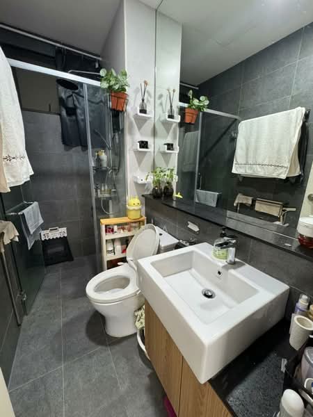 Servis Apartment untuk Dijual di Lavile Kuala Lumpur - Rina . - Bathroom - PropertyGuru.com.my