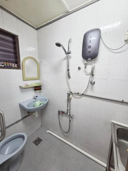 Rumah Teres 2-Tingkat untuk Dijual di SS2 (Petaling Jaya) - Leong Kok Fei - Bathroom - PropertyGuru.com.my