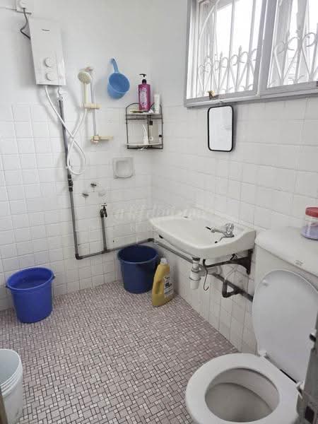 Rumah Teres 2-Tingkat untuk Dijual di SS2 (Petaling Jaya) - Leong Kok Fei - Bathroom - PropertyGuru.com.my