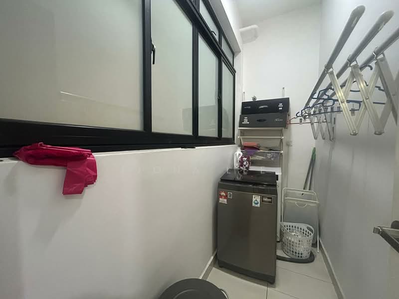 Kondominium untuk Disewa di The Parque Residences - Fiona Lee - Balcony - PropertyGuru.com.my
