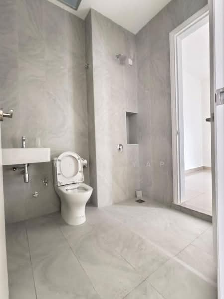 Cluster House for Sale in Setia Tropika (Johor Bahru) - Genki Yap - Bathroom - PropertyGuru.com.my